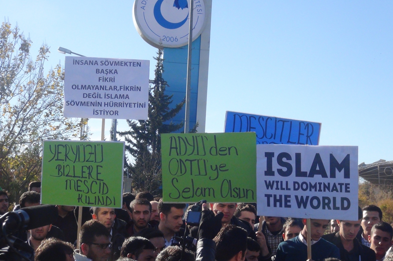Adıyamanlı öğrenciler ODTÜ’deki saldırıyı kınadı Adıyamanlı öğrenciler ODTÜ’deki saldırıyı kınadı